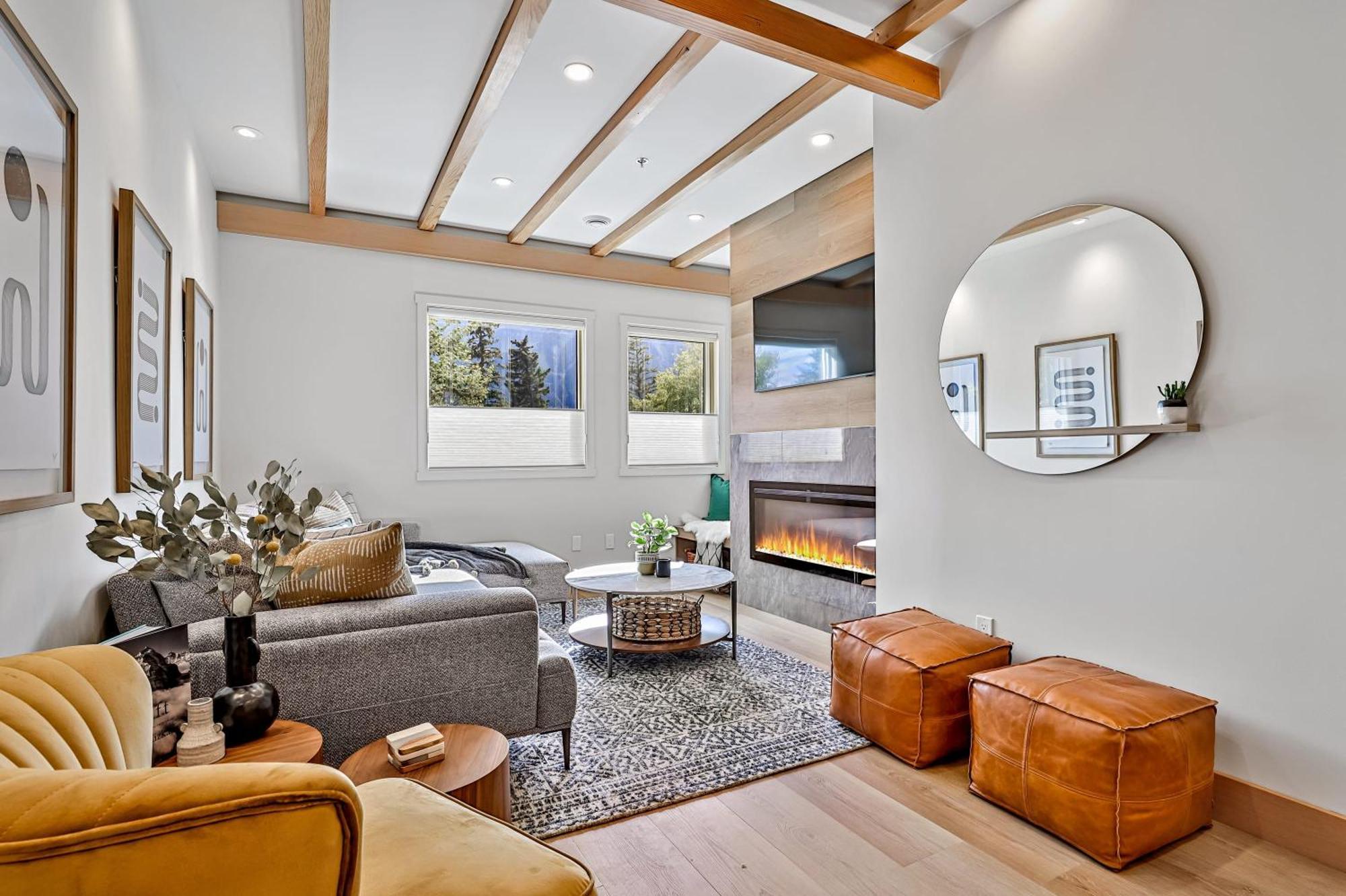 Ravens Crest Lodge - Stunning Views Perfectly Located On Main Street Canmore Kültér fotó