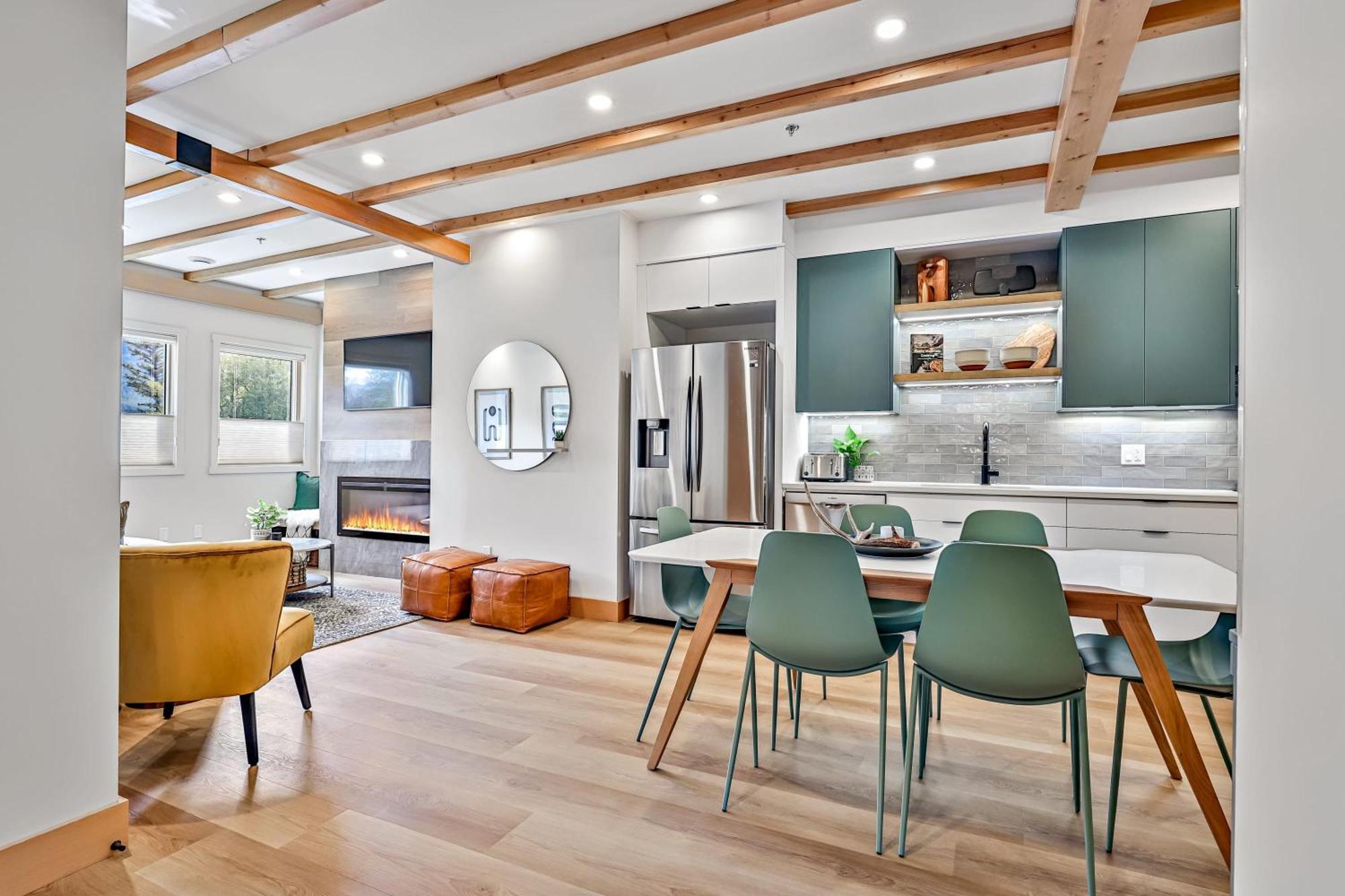 Ravens Crest Lodge - Stunning Views Perfectly Located On Main Street Canmore Kültér fotó