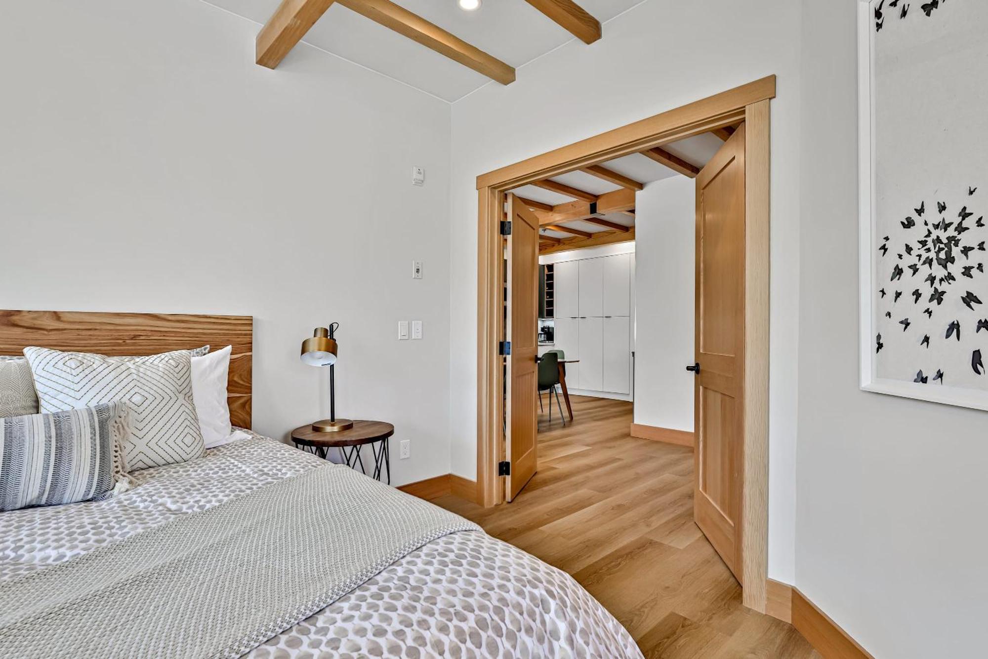 Ravens Crest Lodge - Stunning Views Perfectly Located On Main Street Canmore Kültér fotó